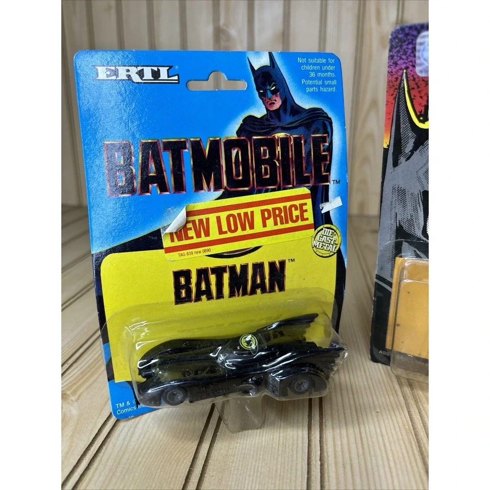 VTG 1989 Ertl Batman Batmobile 1:43 Die-Cast Metal 1991 Penguins Duck Vehicle‎